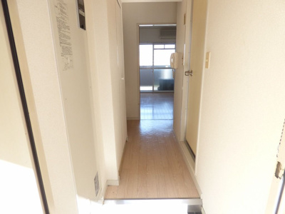 【玄関】 | ルエメゾンロワールユニバーシティ | 別号室の写真になります。現況優先。