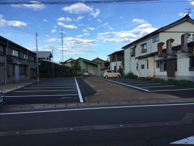 学校町21パーキングの外観