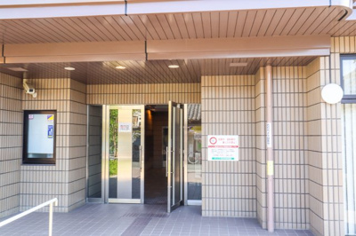 【エントランス】 | サンメゾン若江岩田 | 商店街やスーパーも近くお買物も便利な立地です♪