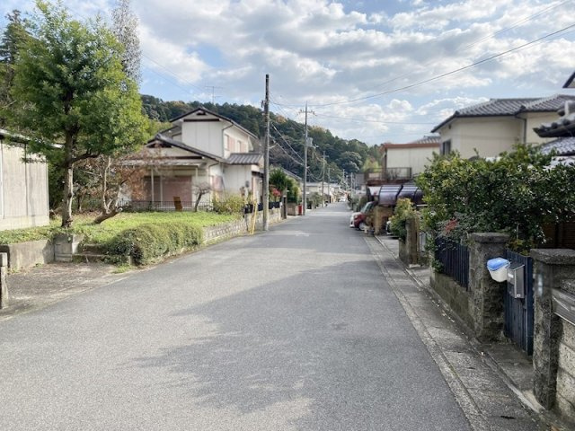 近江八幡市船木町　売土地の前面道路含む現地写真