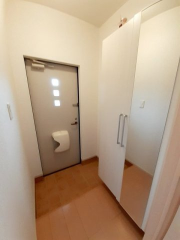 レジデンス別所の玄関