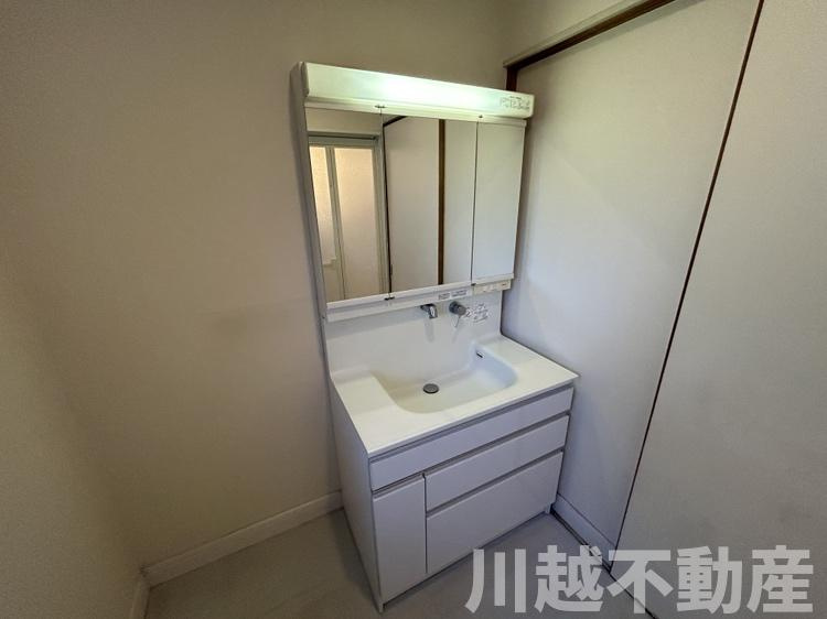 東松山市旗立台　中古戸建の独立洗面台|独立洗面台付きです♪