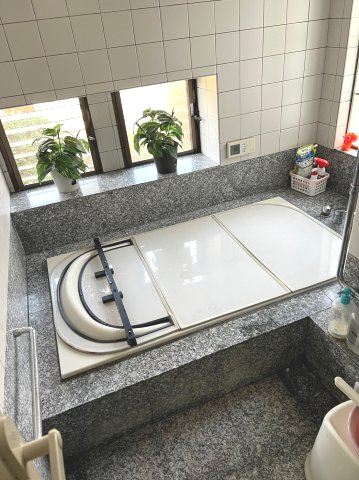 あきる野市下代継　中古戸建　敷地広々185坪の浴室|大理石ジェットバス