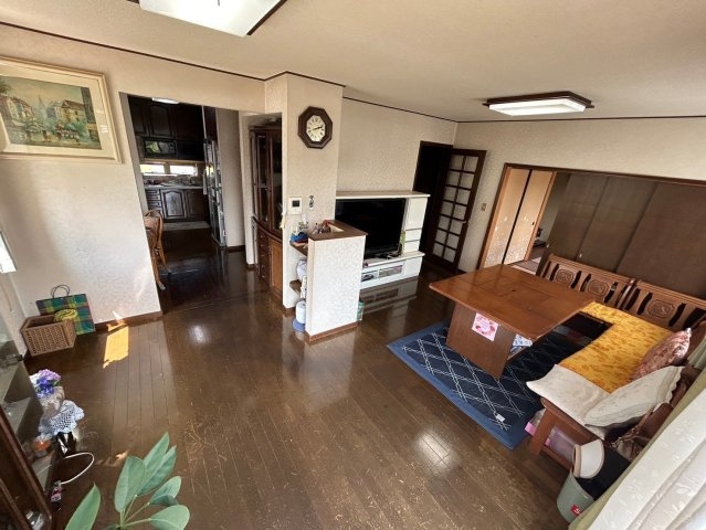 あきる野市下代継　中古戸建　敷地広々185坪のその他共用部分|広々としたリビングです！