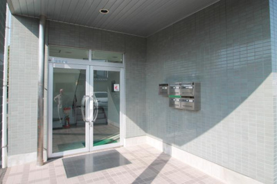 【エントランス】 | ＮＳＫビル | セキュリティ完備の出入口