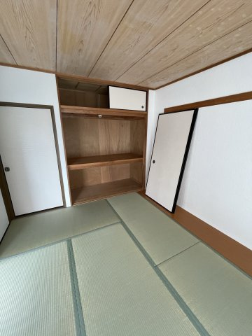 フリーディオ倉治の和室