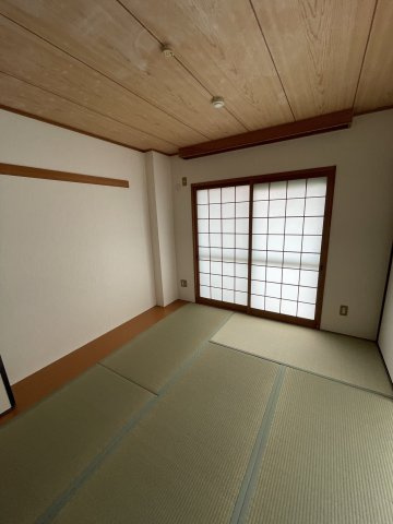 フリーディオ倉治の和室
