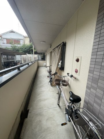 フリーディオ倉治のロビー