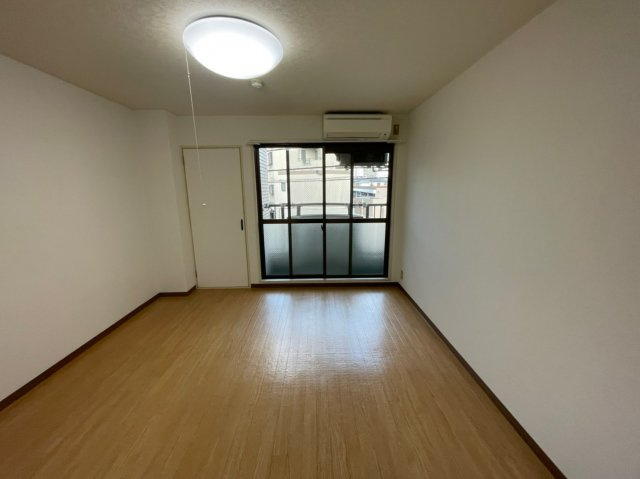 イーストパレス大日の居間・リビング|(参考)同マンション他部屋の写真