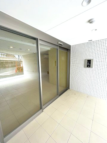 みおつくし滝井のエントランス