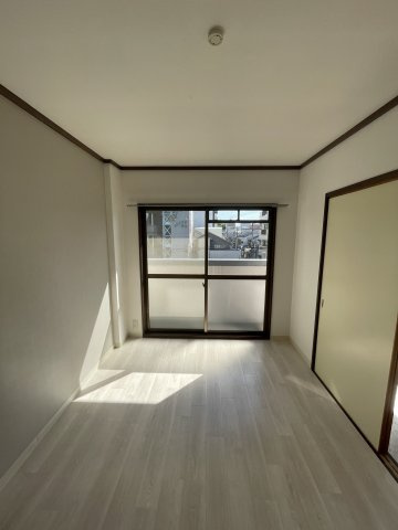 ベル平代の洋室