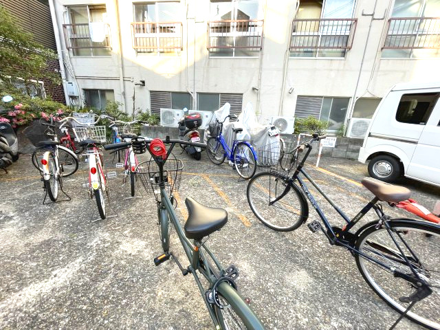 ペントハウス馬場町の駐車場