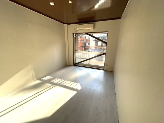 ペントハウス馬場町の居間・リビング|(参考)同マンション同間取り他部屋の写真