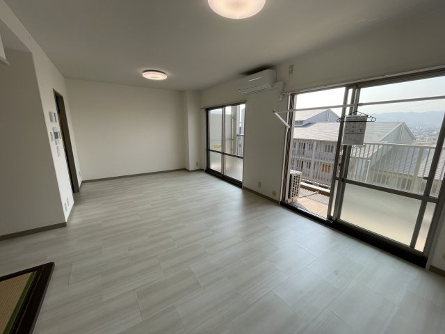 PHOENIX COURT 交野Ⅰの居間・リビング