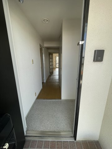 メゾンクリサンテームの玄関