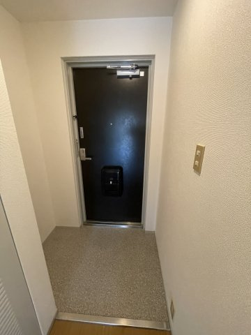 メゾンクリサンテームの玄関