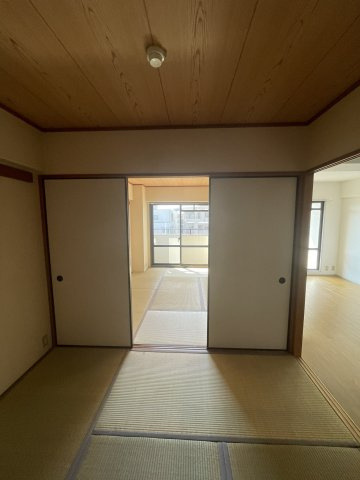 メゾンクリサンテームの和室