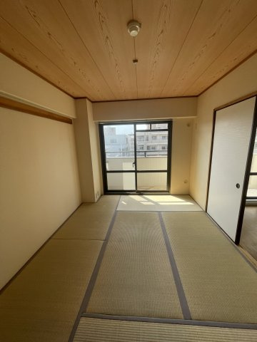 メゾンクリサンテームの和室