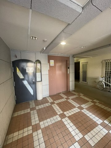 メゾンクリサンテームのエントランス