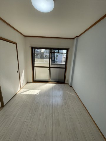 ベル平代の洋室