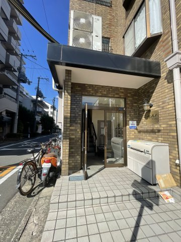 ベル平代のエントランス