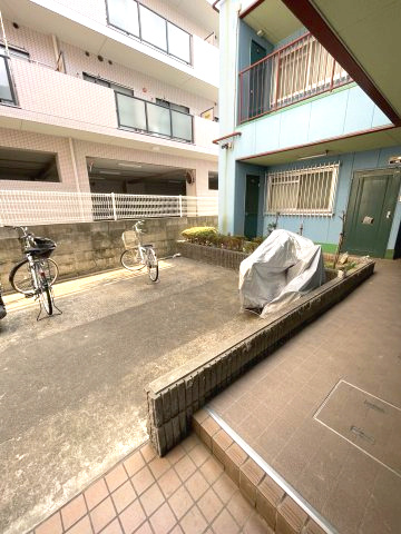 ヒカリハイツの駐車場