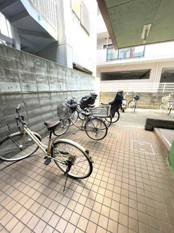 ヒカリハイツの駐車場