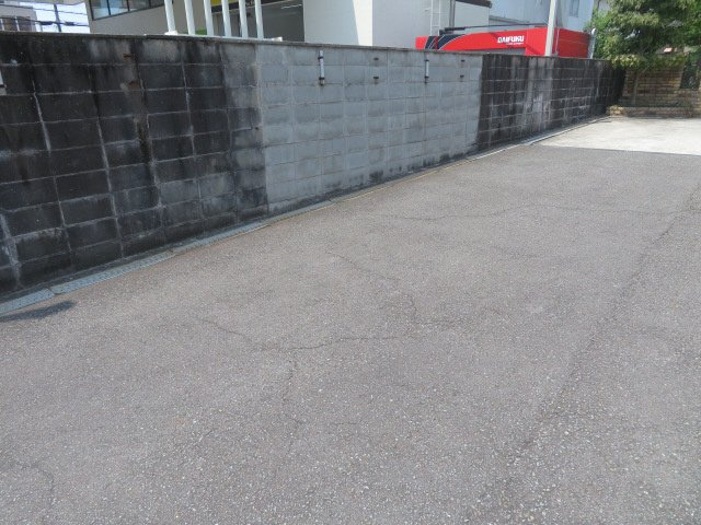 ビラージュ土居の駐車場