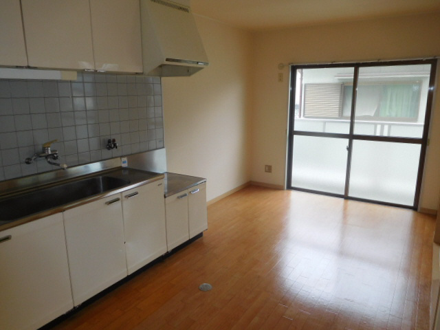 ピュアコート北八代の居間・リビング