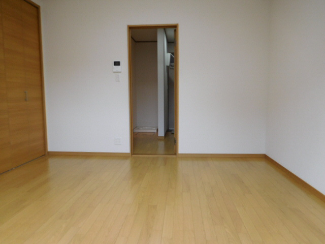 エトランス小松町Aの寝室