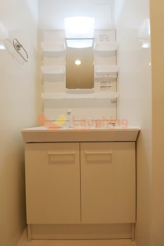 フェリシアの洗面所|明るい洗面所です