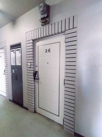 【玄関】 | ロイヤルコーポ北中島