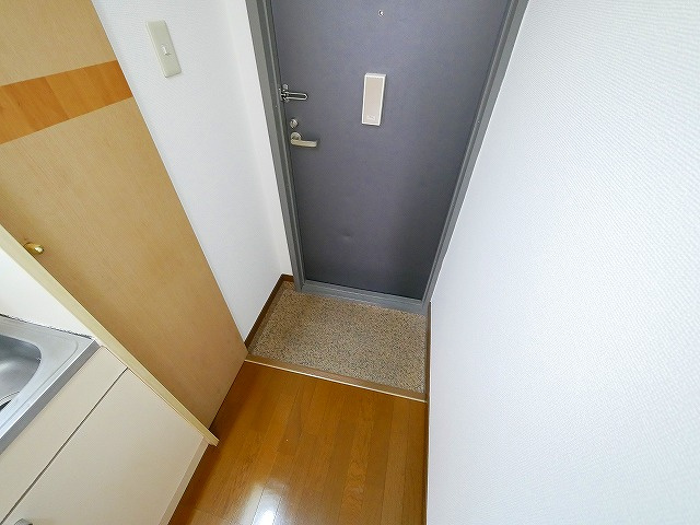 シャルマン南紀寺の玄関|収納もある玄関です