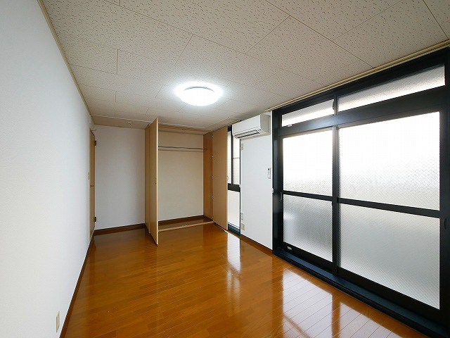 シャルマン南紀寺の洋室|きれいな洋室です