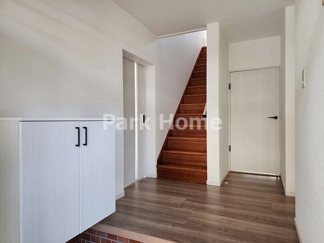 高知市瀬戸西町　中古戸建ての玄関