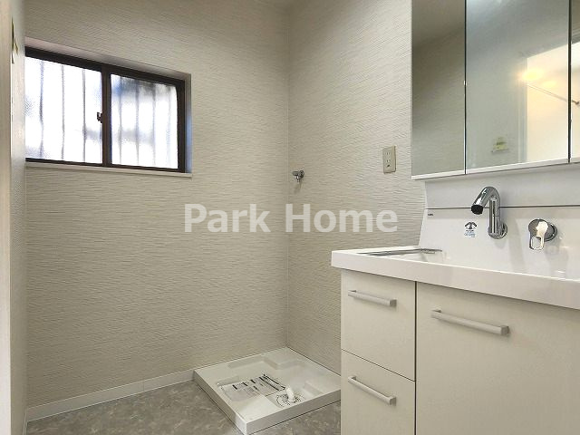 高知市瀬戸西町　中古戸建ての洗面所