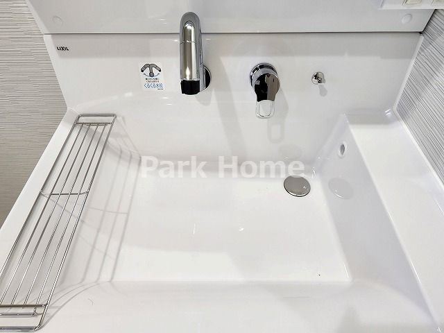 高知市瀬戸西町　中古戸建ての洗面所