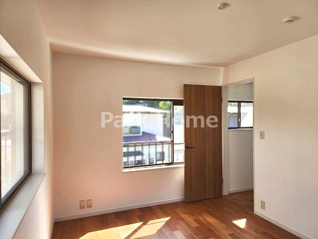 高知市瀬戸西町　中古戸建ての洋室