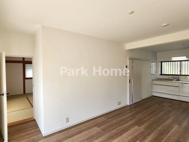 高知市瀬戸西町　中古戸建ての居間・リビング