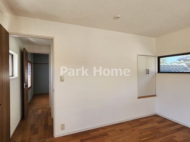 高知市瀬戸西町　中古戸建ての洋室