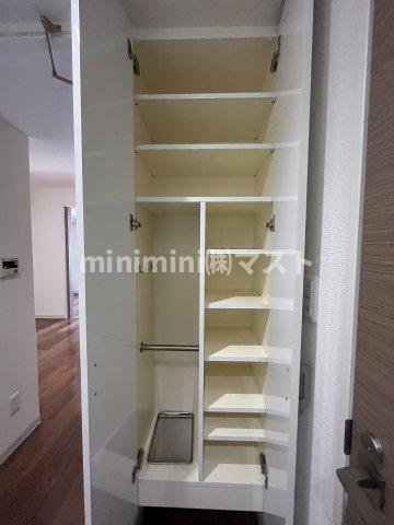 レジディア心斎橋ウエストの収納