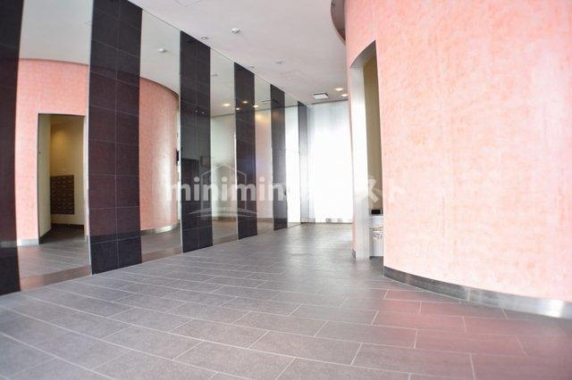 レジディア心斎橋ウエストのロビー