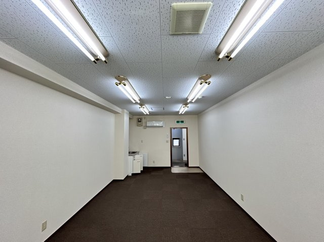 岸田ビルの内装