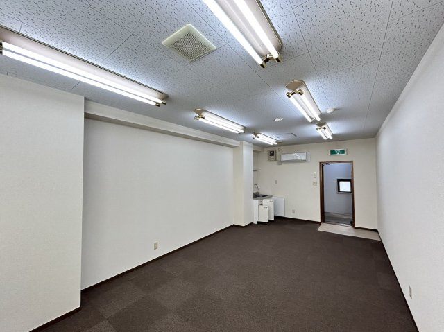 岸田ビルの内装