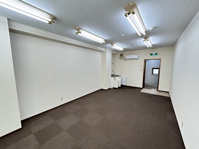 岸田ビルの内装