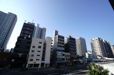 【展望】 | 【上質リノベ】パークハイム東白島 | 【四季を感じる】
四季の移ろい・爽やかな青空や風を感じられ
自然を愉しめるパノラマビュー。
毎日の暮らしに余裕を感じさせてくれる、
遮る物の無い開放的な眺望を是非、ご堪能ください。