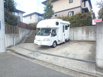★敷地内駐車場★(1台付き無料）