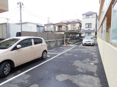 ★敷地内駐車場★（有料・要空き確認）