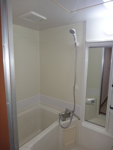 ラフィーネ出水の浴室|きれいなお風呂です