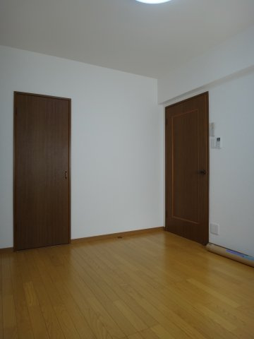 ラフィーネ出水の洋室|広々とした洋室です